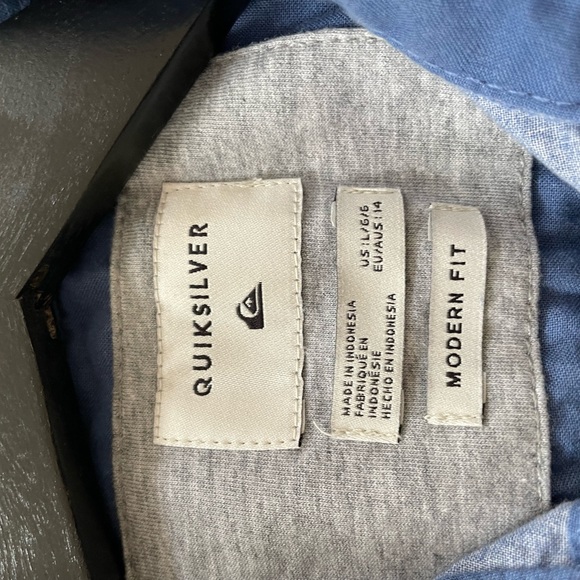 Button down - Picture 2 of 3